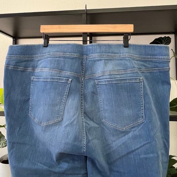 New Torrid Blue Cropped Jeans/Jeggings - Size 5X - Picture 5 of 5
